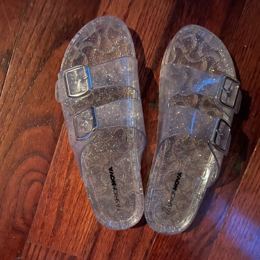 FASHION NOVA clear jelly slides